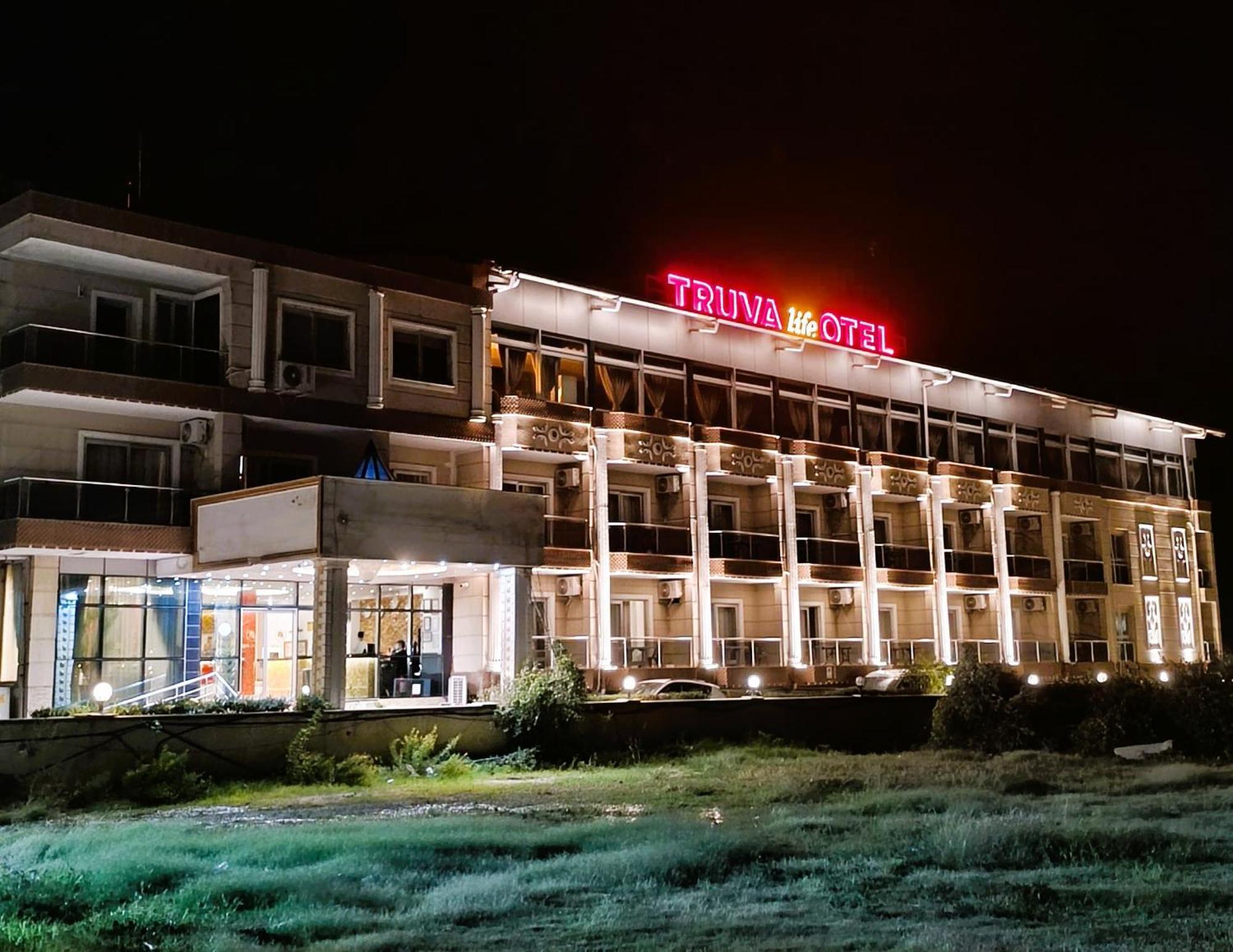 Truva Life Hotel Samandag Exterior photo